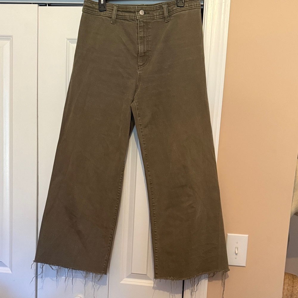 Green Wide-Leg Frayed Hem Pants